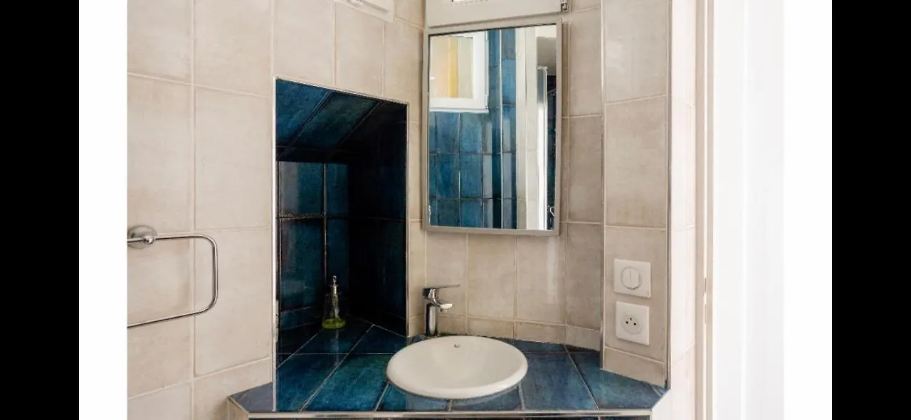 6 Montparnasse St Germain * Paris